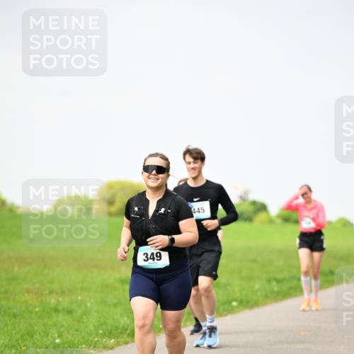 10.05.2026 - 8. Wedeler Halbmarathon Dr. Thomas Lammeyer http://msf.ph/oto/9713429 10.05.2026 12:14:05 Laufen 349, 445 meine-sportfotos.de