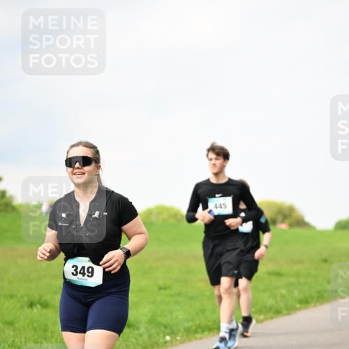 10.05.2026 - 8. Wedeler Halbmarathon Dr. Thomas Lammeyer http://msf.ph/oto/9713439 10.05.2026 12:14:07 Laufen 349, 445 meine-sportfotos.de