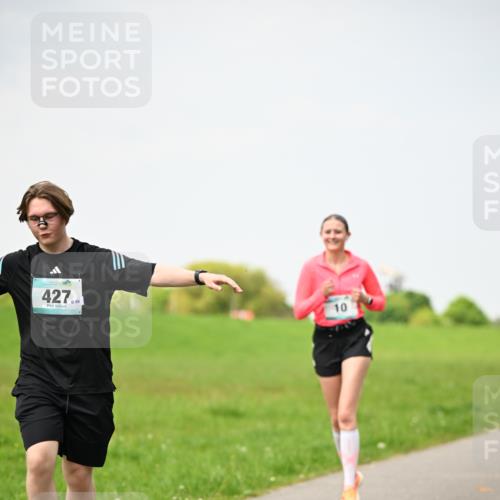 10.05.2026 - 8. Wedeler Halbmarathon Dr. Thomas Lammeyer http://msf.ph/oto/9713442 10.05.2026 12:14:08 Laufen 427 meine-sportfotos.de