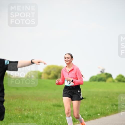 10.05.2026 - 8. Wedeler Halbmarathon Dr. Thomas Lammeyer http://msf.ph/oto/9713445 10.05.2026 12:14:08 Laufen  meine-sportfotos.de