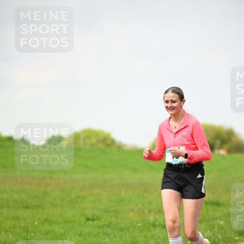 10.05.2026 - 8. Wedeler Halbmarathon Dr. Thomas Lammeyer http://msf.ph/oto/9713455 10.05.2026 12:14:09 Laufen  meine-sportfotos.de