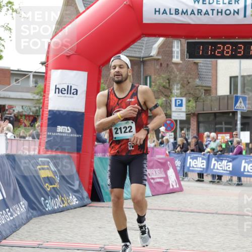 10.05.2026 - 8. Wedeler Halbmarathon Yannick Fuchs http://msf.ph/oto/9713469 10.05.2026 11:28:29 Ziel 2122 meine-sportfotos.de