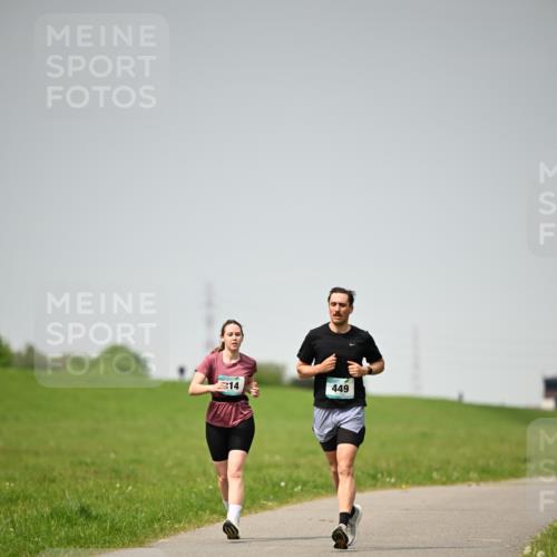 10.05.2026 - 8. Wedeler Halbmarathon Dr. Thomas Lammeyer http://msf.ph/oto/9713503 10.05.2026 12:14:32 Laufen 449 meine-sportfotos.de