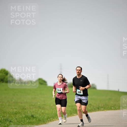10.05.2026 - 8. Wedeler Halbmarathon Dr. Thomas Lammeyer http://msf.ph/oto/9713508 10.05.2026 12:14:32 Laufen 314, 449 meine-sportfotos.de