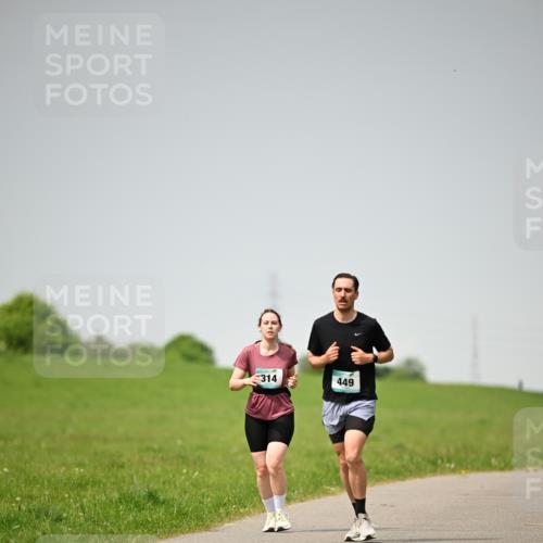 10.05.2026 - 8. Wedeler Halbmarathon Dr. Thomas Lammeyer http://msf.ph/oto/9713510 10.05.2026 12:14:32 Laufen 314, 449 meine-sportfotos.de