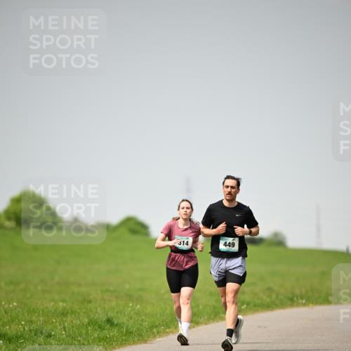 10.05.2026 - 8. Wedeler Halbmarathon Dr. Thomas Lammeyer http://msf.ph/oto/9713511 10.05.2026 12:14:33 Laufen 314, 449 meine-sportfotos.de