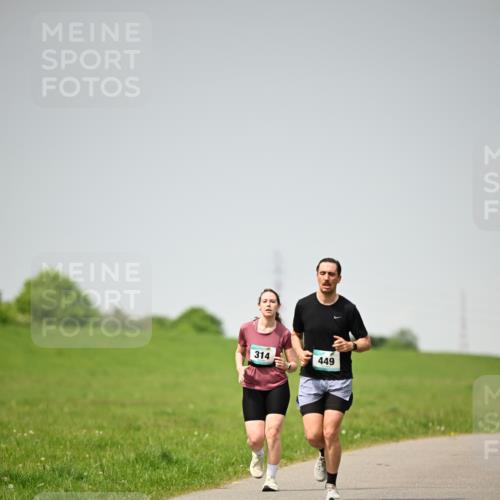 10.05.2026 - 8. Wedeler Halbmarathon Dr. Thomas Lammeyer http://msf.ph/oto/9713513 10.05.2026 12:14:33 Laufen 314, 449 meine-sportfotos.de