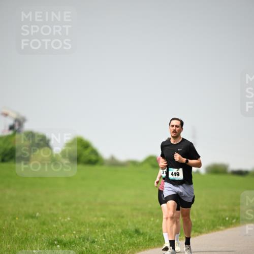 10.05.2026 - 8. Wedeler Halbmarathon Dr. Thomas Lammeyer http://msf.ph/oto/9713523 10.05.2026 12:14:34 Laufen 449 meine-sportfotos.de