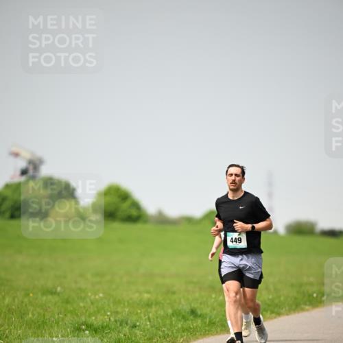 10.05.2026 - 8. Wedeler Halbmarathon Dr. Thomas Lammeyer http://msf.ph/oto/9713524 10.05.2026 12:14:34 Laufen 449 meine-sportfotos.de