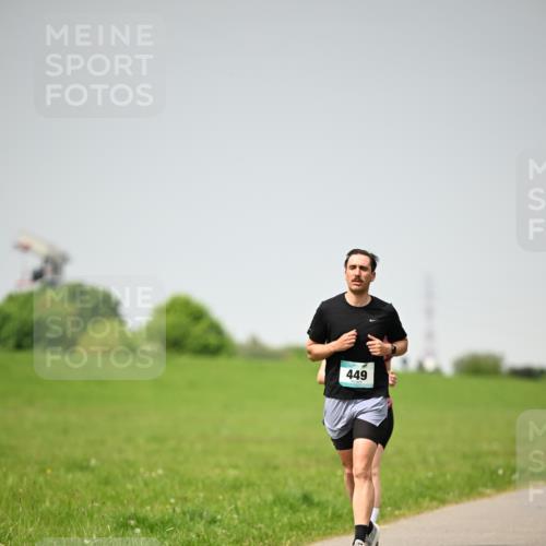 10.05.2026 - 8. Wedeler Halbmarathon Dr. Thomas Lammeyer http://msf.ph/oto/9713525 10.05.2026 12:14:34 Laufen 449 meine-sportfotos.de