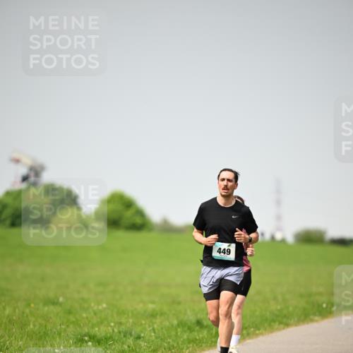 10.05.2026 - 8. Wedeler Halbmarathon Dr. Thomas Lammeyer http://msf.ph/oto/9713529 10.05.2026 12:14:34 Laufen 449 meine-sportfotos.de