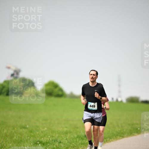 10.05.2026 - 8. Wedeler Halbmarathon Dr. Thomas Lammeyer http://msf.ph/oto/9713531 10.05.2026 12:14:34 Laufen 449 meine-sportfotos.de