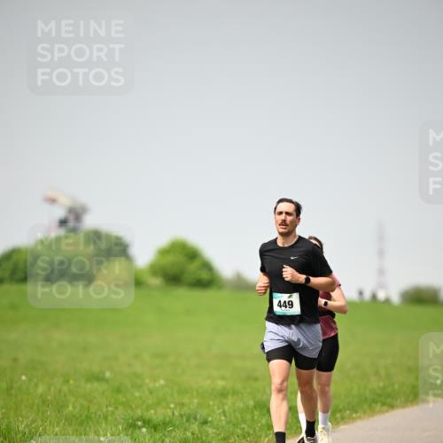 10.05.2026 - 8. Wedeler Halbmarathon Dr. Thomas Lammeyer http://msf.ph/oto/9713532 10.05.2026 12:14:34 Laufen 449 meine-sportfotos.de