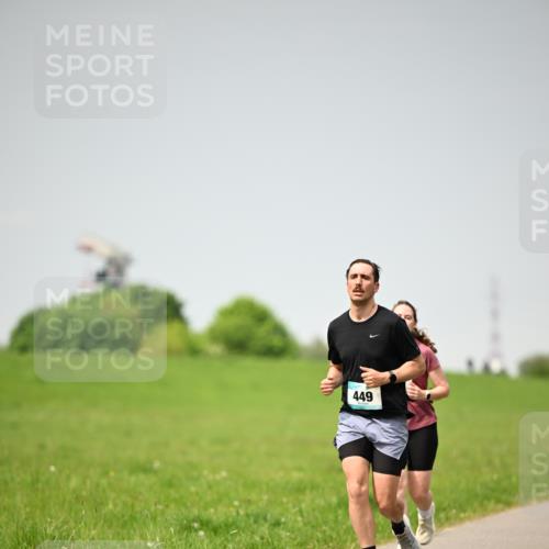 10.05.2026 - 8. Wedeler Halbmarathon Dr. Thomas Lammeyer http://msf.ph/oto/9713534 10.05.2026 12:14:35 Laufen 449 meine-sportfotos.de