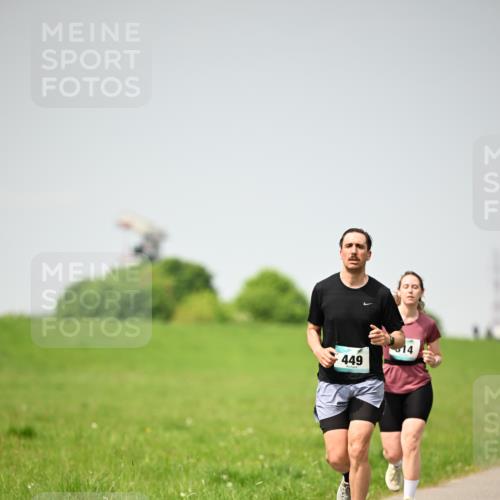 10.05.2026 - 8. Wedeler Halbmarathon Dr. Thomas Lammeyer http://msf.ph/oto/9713538 10.05.2026 12:14:35 Laufen 449 meine-sportfotos.de