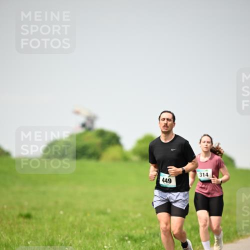 10.05.2026 - 8. Wedeler Halbmarathon Dr. Thomas Lammeyer http://msf.ph/oto/9713542 10.05.2026 12:14:35 Laufen 449, 314 meine-sportfotos.de