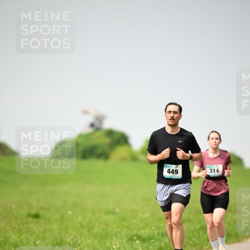 10.05.2026 - 8. Wedeler Halbmarathon Dr. Thomas Lammeyer http://msf.ph/oto/9713544 10.05.2026 12:14:36 Laufen 449, 314 meine-sportfotos.de