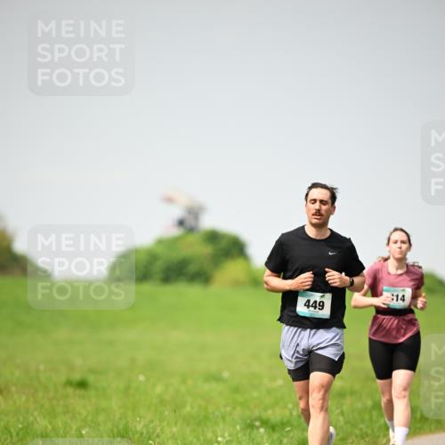 10.05.2026 - 8. Wedeler Halbmarathon Dr. Thomas Lammeyer http://msf.ph/oto/9713545 10.05.2026 12:14:36 Laufen 449 meine-sportfotos.de