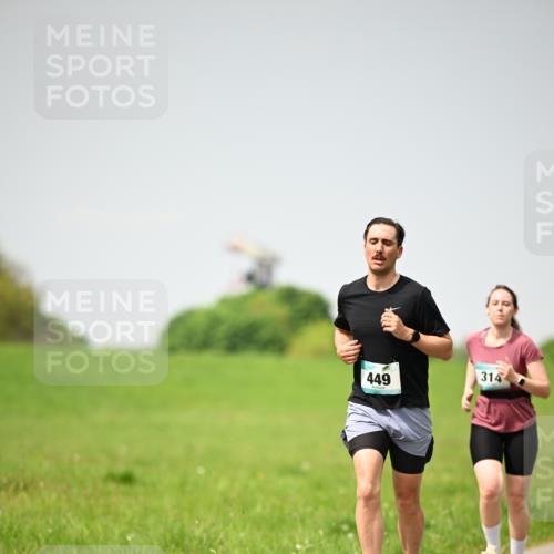 10.05.2026 - 8. Wedeler Halbmarathon Dr. Thomas Lammeyer http://msf.ph/oto/9713548 10.05.2026 12:14:36 Laufen 449, 314 meine-sportfotos.de