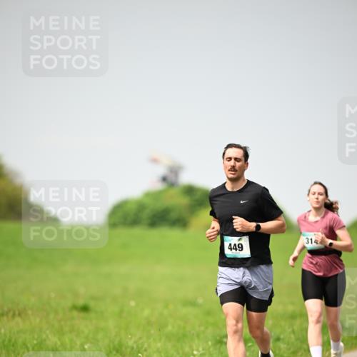 10.05.2026 - 8. Wedeler Halbmarathon Dr. Thomas Lammeyer http://msf.ph/oto/9713553 10.05.2026 12:14:36 Laufen 314, 449 meine-sportfotos.de