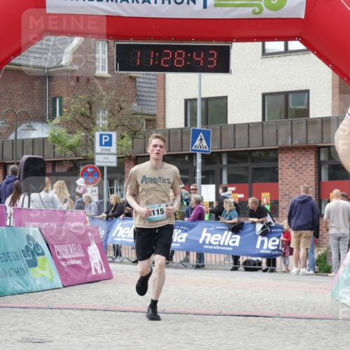 10.05.2026 - 8. Wedeler Halbmarathon Yannick Fuchs http://msf.ph/oto/9713566 10.05.2026 11:28:41 Ziel 169, 857, 926, 2115 meine-sportfotos.de