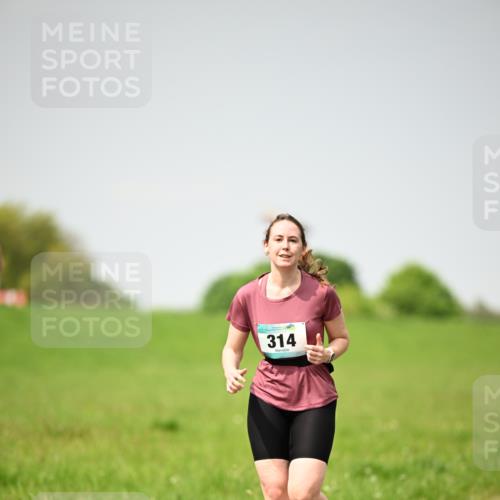 10.05.2026 - 8. Wedeler Halbmarathon Dr. Thomas Lammeyer http://msf.ph/oto/9713578 10.05.2026 12:14:39 Laufen 314 meine-sportfotos.de