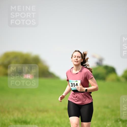 10.05.2026 - 8. Wedeler Halbmarathon Dr. Thomas Lammeyer http://msf.ph/oto/9713585 10.05.2026 12:14:40 Laufen 314 meine-sportfotos.de