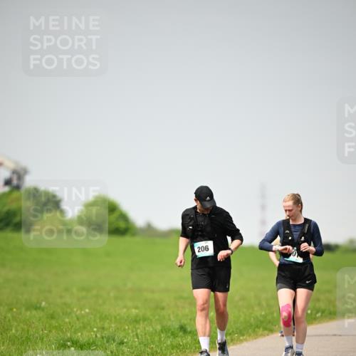 10.05.2026 - 8. Wedeler Halbmarathon Dr. Thomas Lammeyer http://msf.ph/oto/9713588 10.05.2026 12:15:32 Laufen 206 meine-sportfotos.de