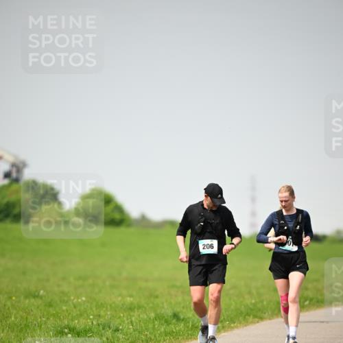 10.05.2026 - 8. Wedeler Halbmarathon Dr. Thomas Lammeyer http://msf.ph/oto/9713590 10.05.2026 12:15:32 Laufen 206 meine-sportfotos.de