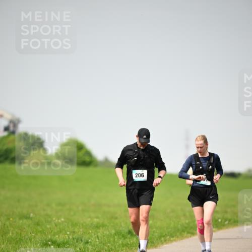 10.05.2026 - 8. Wedeler Halbmarathon Dr. Thomas Lammeyer http://msf.ph/oto/9713598 10.05.2026 12:15:32 Laufen 206 meine-sportfotos.de