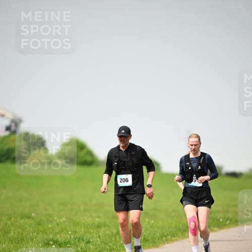 10.05.2026 - 8. Wedeler Halbmarathon Dr. Thomas Lammeyer http://msf.ph/oto/9713600 10.05.2026 12:15:33 Laufen 206 meine-sportfotos.de