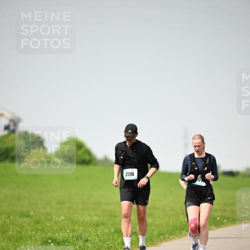 10.05.2026 - 8. Wedeler Halbmarathon Dr. Thomas Lammeyer http://msf.ph/oto/9713602 10.05.2026 12:15:33 Laufen 206 meine-sportfotos.de