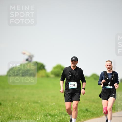 10.05.2026 - 8. Wedeler Halbmarathon Dr. Thomas Lammeyer http://msf.ph/oto/9713617 10.05.2026 12:15:34 Laufen 206 meine-sportfotos.de