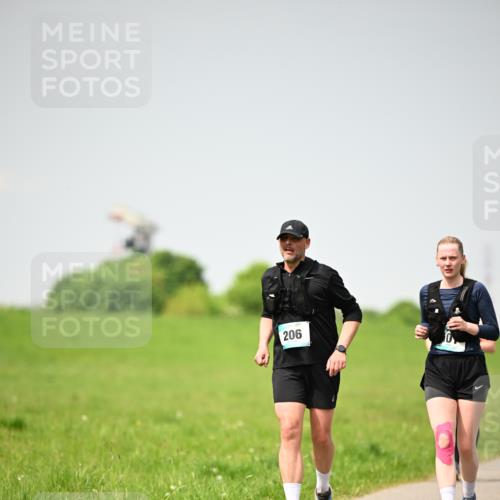 10.05.2026 - 8. Wedeler Halbmarathon Dr. Thomas Lammeyer http://msf.ph/oto/9713619 10.05.2026 12:15:34 Laufen 206 meine-sportfotos.de