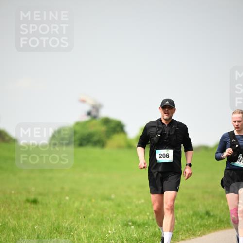 10.05.2026 - 8. Wedeler Halbmarathon Dr. Thomas Lammeyer http://msf.ph/oto/9713625 10.05.2026 12:15:35 Laufen 206 meine-sportfotos.de