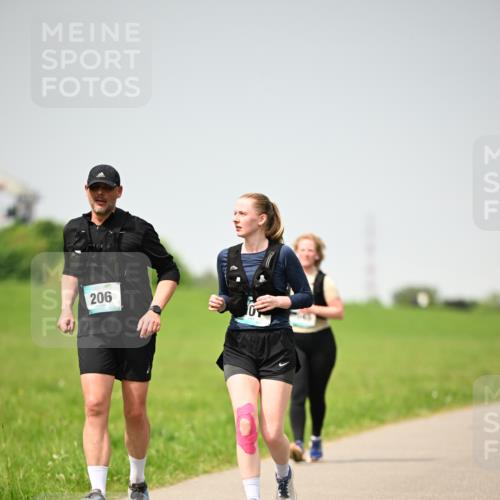 10.05.2026 - 8. Wedeler Halbmarathon Dr. Thomas Lammeyer http://msf.ph/oto/9713626 10.05.2026 12:15:36 Laufen 206 meine-sportfotos.de