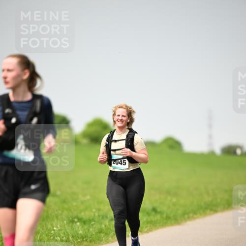 10.05.2026 - 8. Wedeler Halbmarathon Dr. Thomas Lammeyer http://msf.ph/oto/9713651 10.05.2026 12:15:40 Laufen 2045 meine-sportfotos.de