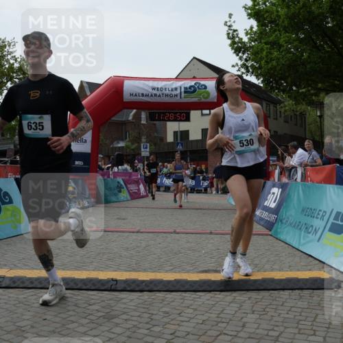 10.05.2026 - 8. Wedeler Halbmarathon Yannick Fuchs http://msf.ph/oto/9713654 10.05.2026 11:28:49 Ziel 28, 169, 530, 635, 926, 2183, 2209, 2229, 2232 meine-sportfotos.de