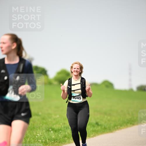 10.05.2026 - 8. Wedeler Halbmarathon Dr. Thomas Lammeyer http://msf.ph/oto/9713657 10.05.2026 12:15:40 Laufen 2045 meine-sportfotos.de