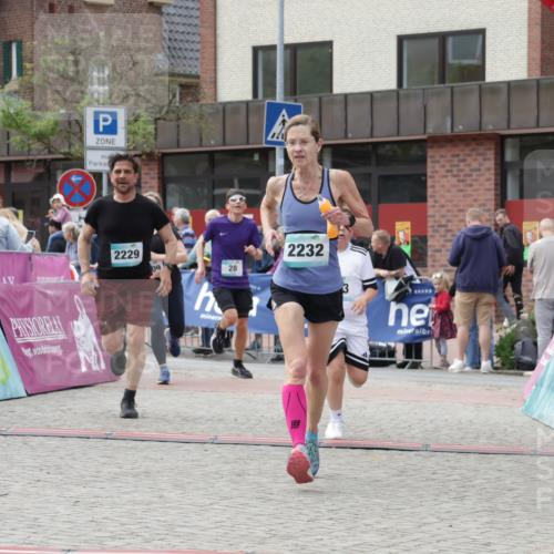 10.05.2026 - 8. Wedeler Halbmarathon Yannick Fuchs http://msf.ph/oto/9713662 10.05.2026 11:28:50 Ziel 28, 169, 530, 635, 926, 2183, 2209, 2229, 2232 meine-sportfotos.de