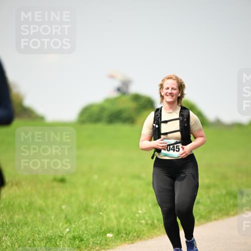 10.05.2026 - 8. Wedeler Halbmarathon Dr. Thomas Lammeyer http://msf.ph/oto/9713669 10.05.2026 12:15:41 Laufen 045 meine-sportfotos.de