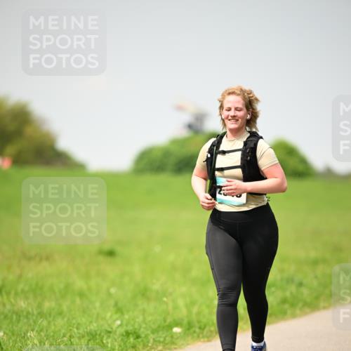 10.05.2026 - 8. Wedeler Halbmarathon Dr. Thomas Lammeyer http://msf.ph/oto/9713674 10.05.2026 12:15:42 Laufen  meine-sportfotos.de