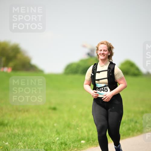 10.05.2026 - 8. Wedeler Halbmarathon Dr. Thomas Lammeyer http://msf.ph/oto/9713676 10.05.2026 12:15:42 Laufen 045 meine-sportfotos.de
