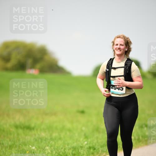 10.05.2026 - 8. Wedeler Halbmarathon Dr. Thomas Lammeyer http://msf.ph/oto/9713683 10.05.2026 12:15:42 Laufen 2045 meine-sportfotos.de