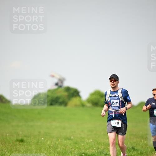 10.05.2026 - 8. Wedeler Halbmarathon Dr. Thomas Lammeyer http://msf.ph/oto/9713718 10.05.2026 12:15:47 Laufen 110 meine-sportfotos.de