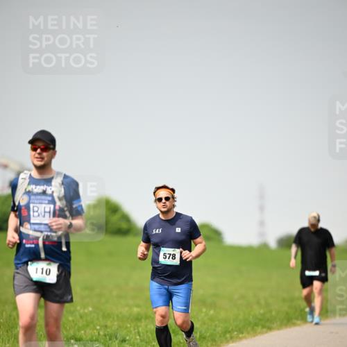 10.05.2026 - 8. Wedeler Halbmarathon Dr. Thomas Lammeyer http://msf.ph/oto/9713730 10.05.2026 12:15:49 Laufen 110, 578 meine-sportfotos.de