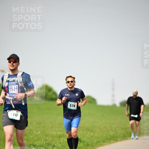 10.05.2026 - 8. Wedeler Halbmarathon Dr. Thomas Lammeyer http://msf.ph/oto/9713731 10.05.2026 12:15:50 Laufen 110, 578 meine-sportfotos.de