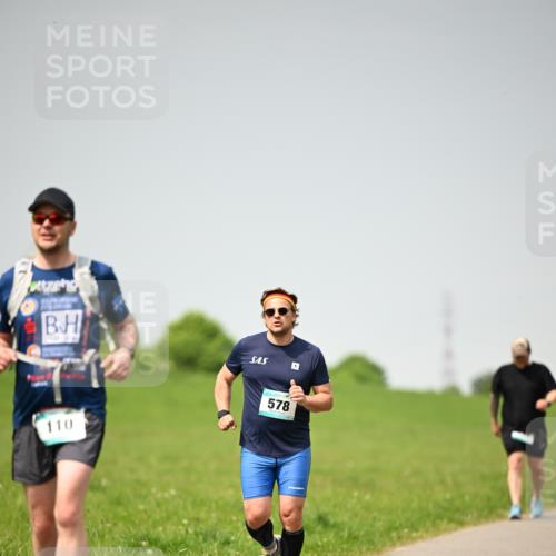 10.05.2026 - 8. Wedeler Halbmarathon Dr. Thomas Lammeyer http://msf.ph/oto/9713735 10.05.2026 12:15:50 Laufen 110, 578 meine-sportfotos.de