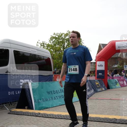 10.05.2026 - 8. Wedeler Halbmarathon Yannick Fuchs http://msf.ph/oto/9713766 10.05.2026 11:29:05 Ziel 412, 2148 meine-sportfotos.de