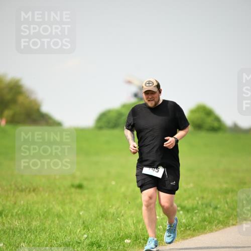 10.05.2026 - 8. Wedeler Halbmarathon Dr. Thomas Lammeyer http://msf.ph/oto/9713771 10.05.2026 12:16:05 Laufen  meine-sportfotos.de